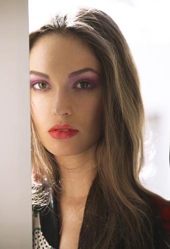 AlexaWisnerBacklightPurpLily-MUWL