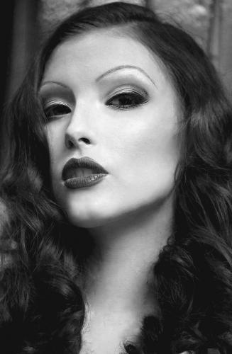 AlyRaOTP1920Beauty-sBWWL